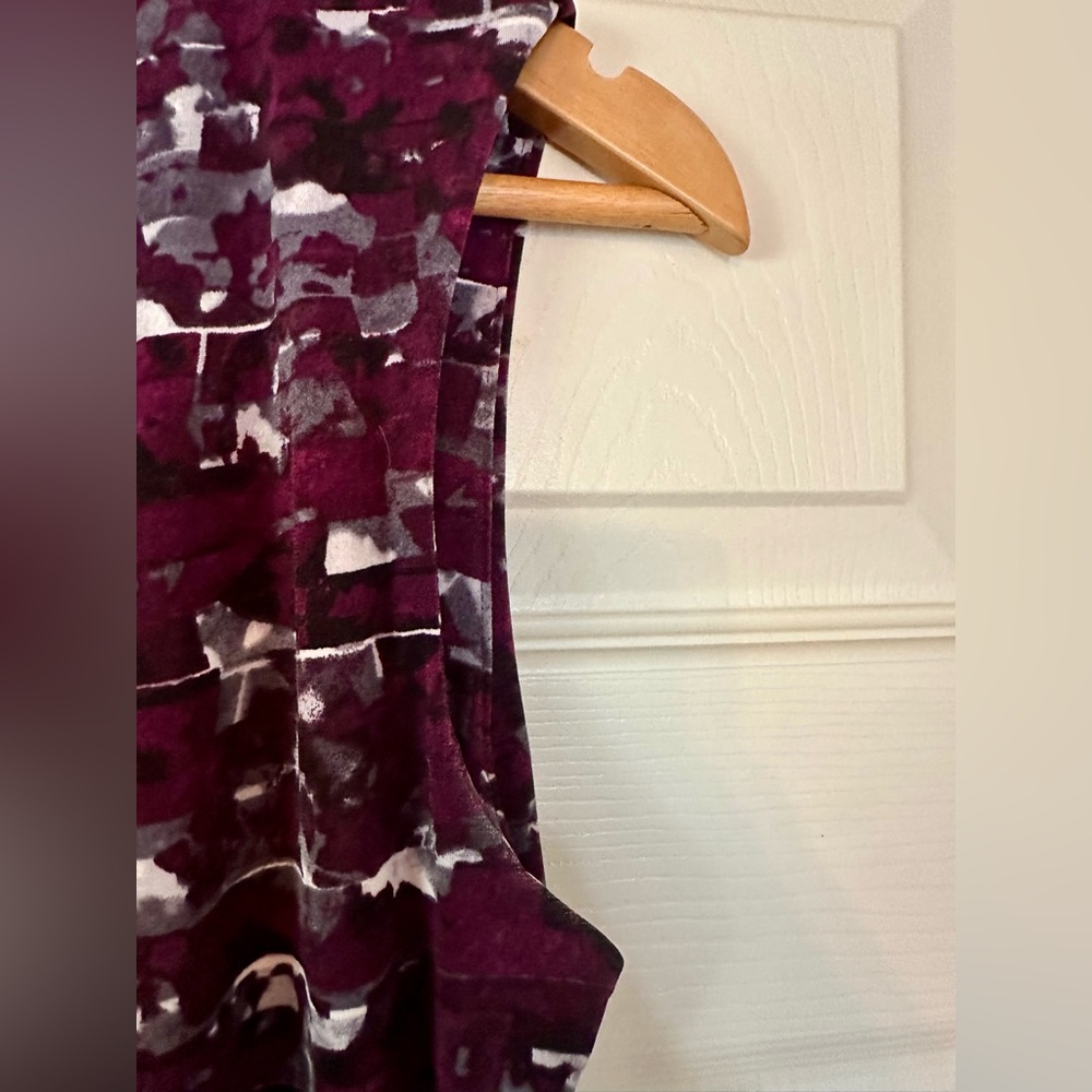 Calvin Klein Plum and Gray Abstract Print Sleeveless Blouse - Picture 3 of 9